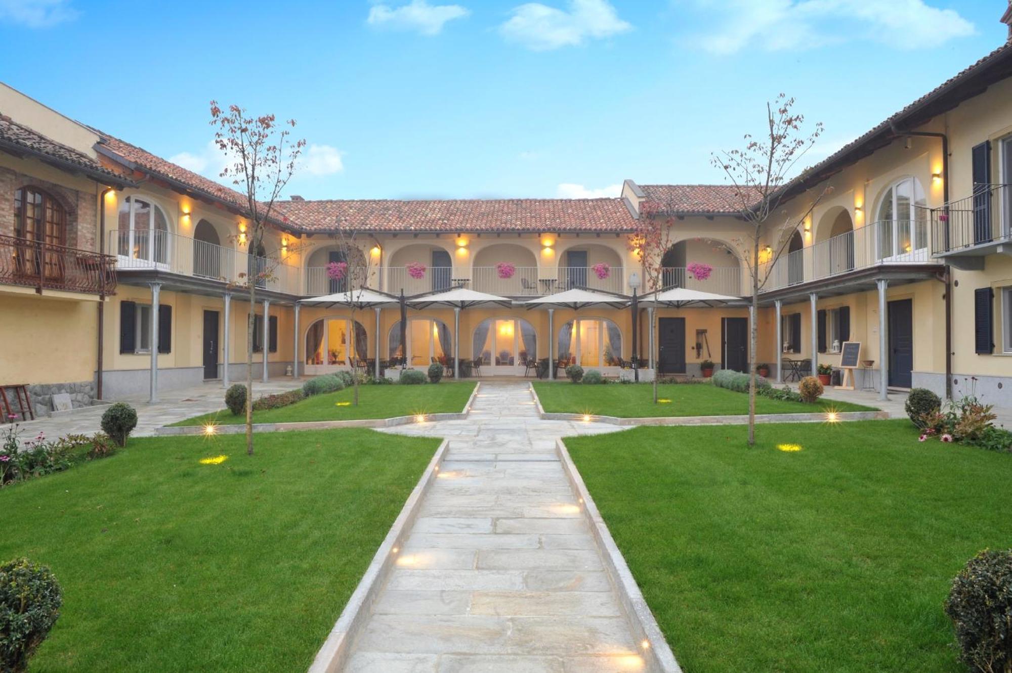 Agriturismo Cascina Varie Castagnito Exteriör bild