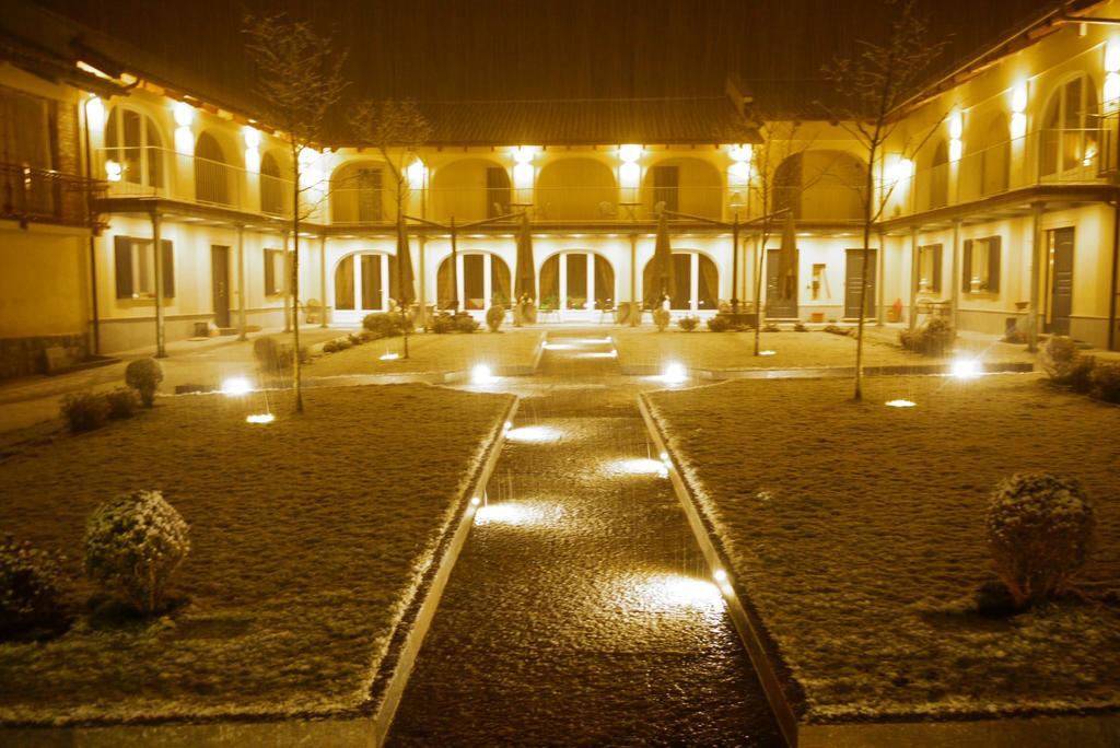 Agriturismo Cascina Varie Castagnito Exteriör bild