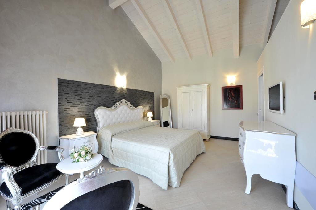 Agriturismo Cascina Varie Castagnito Exteriör bild