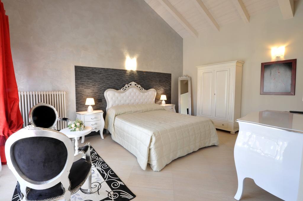 Agriturismo Cascina Varie Castagnito Exteriör bild