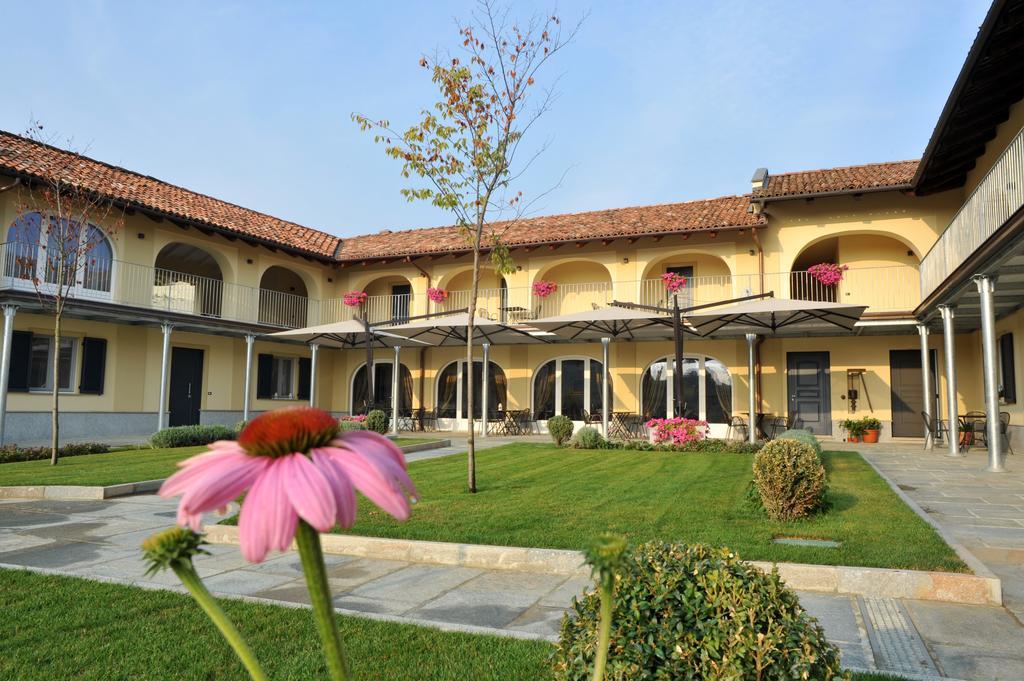Agriturismo Cascina Varie Castagnito Exteriör bild