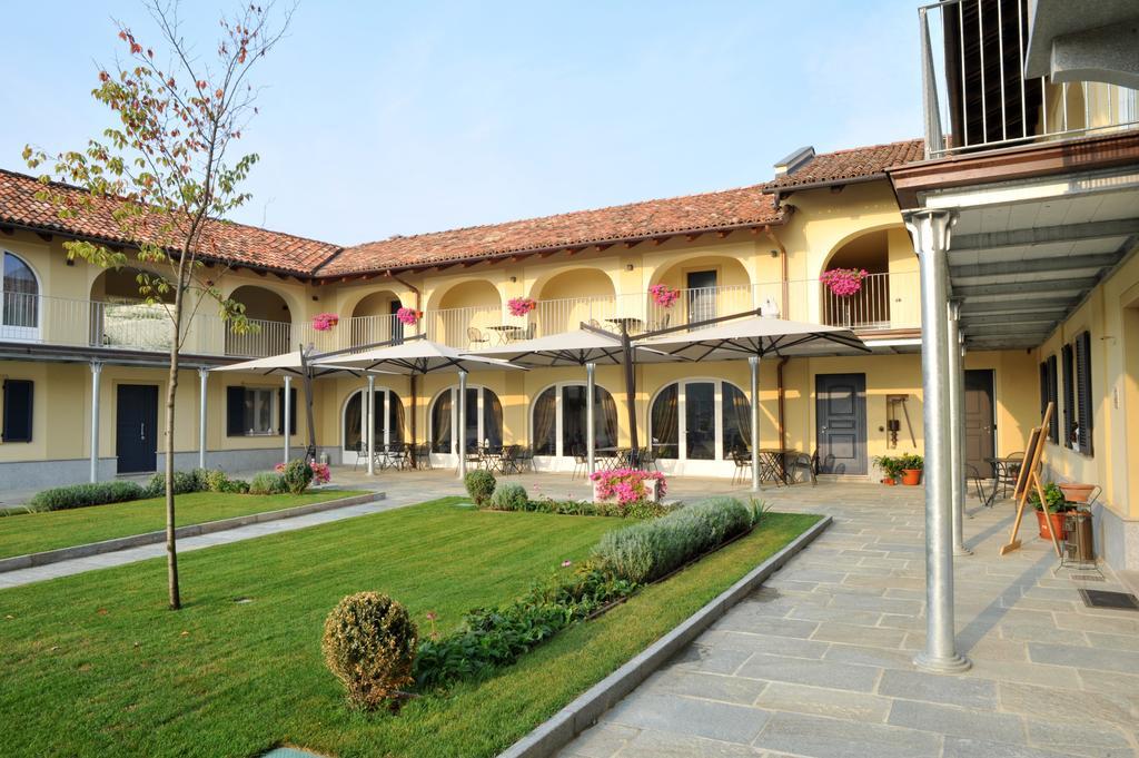 Agriturismo Cascina Varie Castagnito Exteriör bild