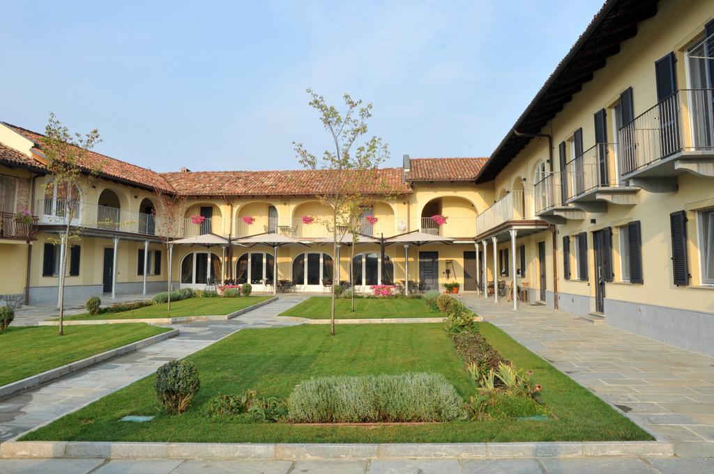 Agriturismo Cascina Varie Castagnito Exteriör bild